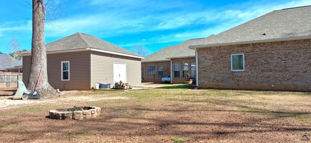 204 Mitculler Court, Kathleen, GA 31047