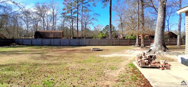 204 Mitculler Court, Kathleen, GA 31047