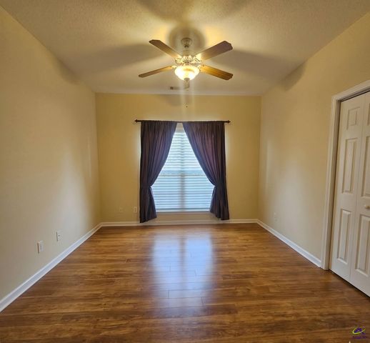 204 Mitculler Court, Kathleen, GA 31047