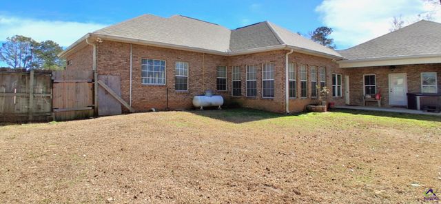 204 Mitculler Court, Kathleen, GA 31047