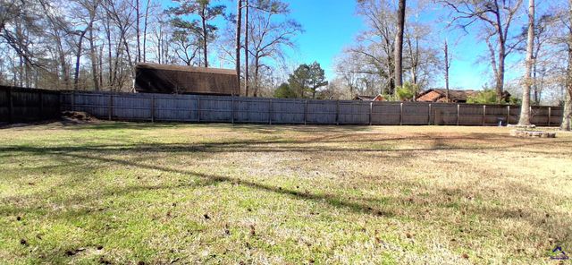 204 Mitculler Court, Kathleen, GA 31047