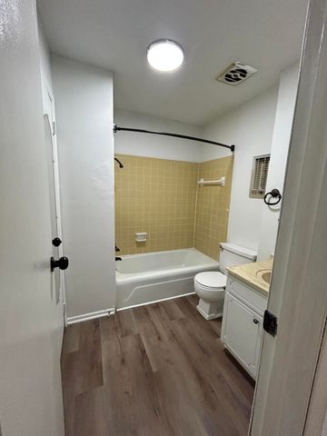 1037 Hood Ln, Leesville, LA 71446