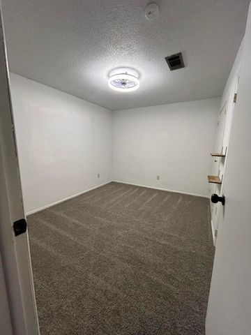 1037 Hood Ln, Leesville, LA 71446