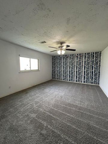 1037 Hood Ln, Leesville, LA 71446