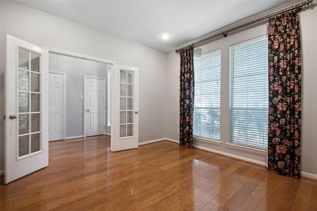 35 N York Gate Court, The Woodlands, TX 77382