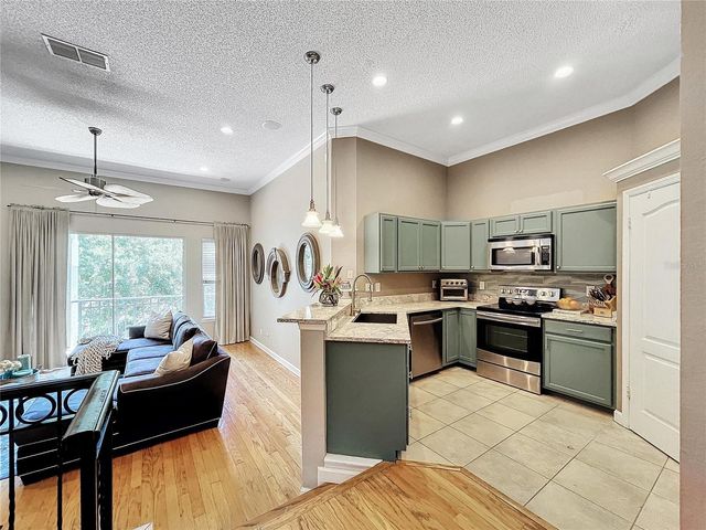 704 SEAGATE DRIVE, Tampa, FL 33602