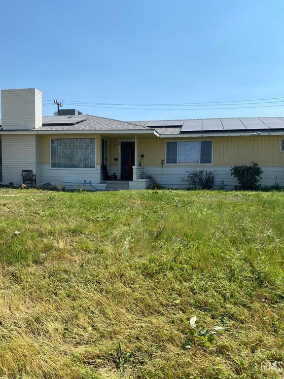 3000 Olympic Drive, Bakersfield, CA 93308