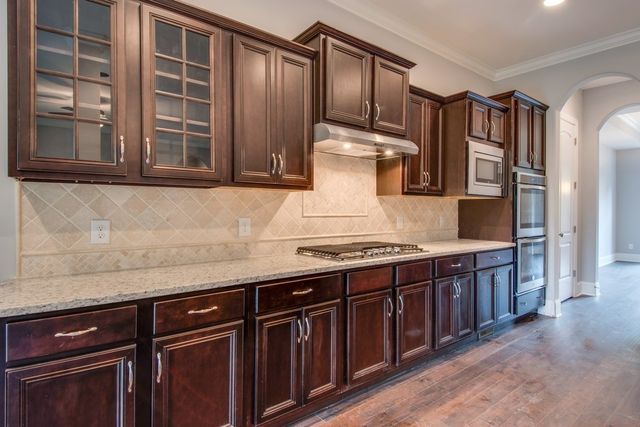 705 Harpeth Knoll Ct, Nashville, TN 37221