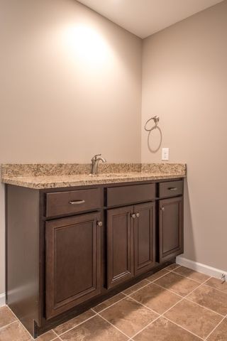 705 Harpeth Knoll Ct, Nashville, TN 37221