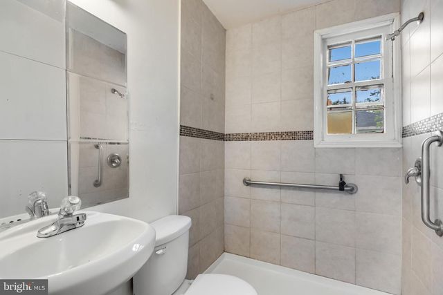 5203 ADDISON RD, Capitol Heights, MD 20743