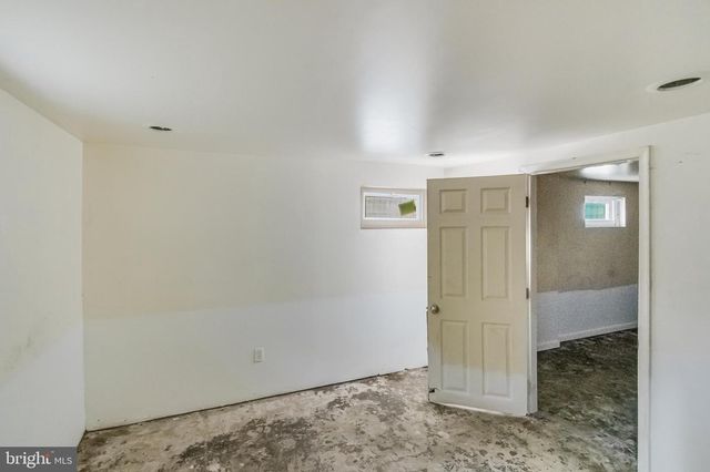5203 ADDISON RD, Capitol Heights, MD 20743