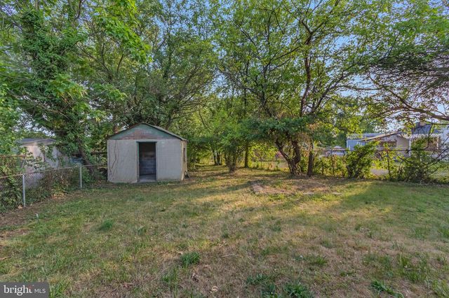 5203 ADDISON RD, Capitol Heights, MD 20743