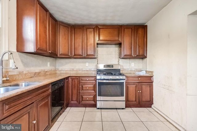 5203 ADDISON RD, Capitol Heights, MD 20743