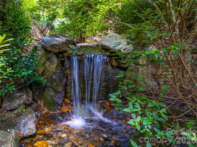 150 Rainbow View Drive, Fletcher, NC 28732
