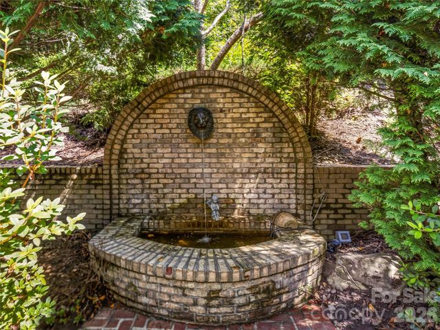 150 Rainbow View Drive, Fletcher, NC 28732