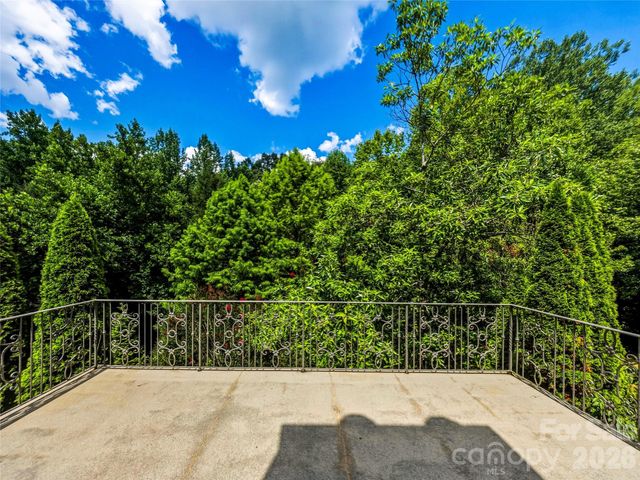 150 Rainbow View Drive, Fletcher, NC 28732