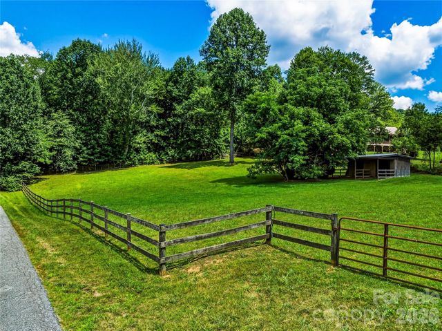 150 Rainbow View Drive, Fletcher, NC 28732