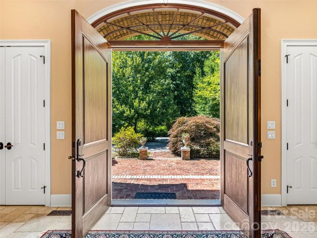 150 Rainbow View Drive, Fletcher, NC 28732