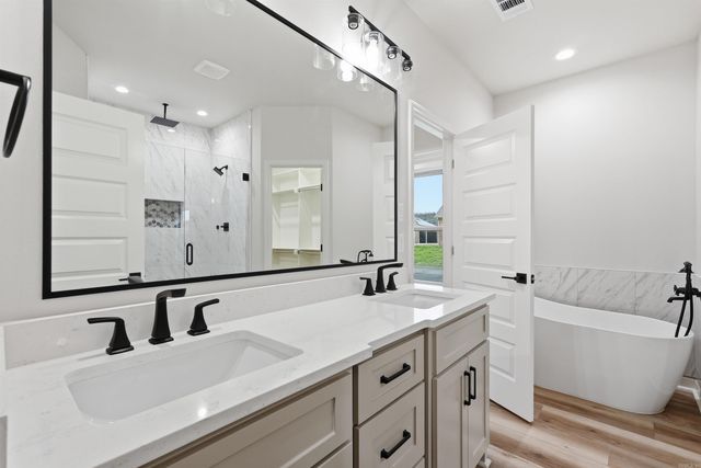 18 Rush Creek Dr, Vilonia, AR 72173