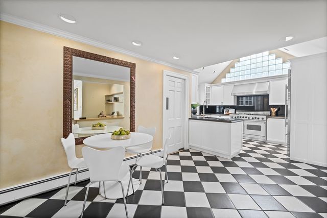 35 Glen Grn, Winchester, MA 01890