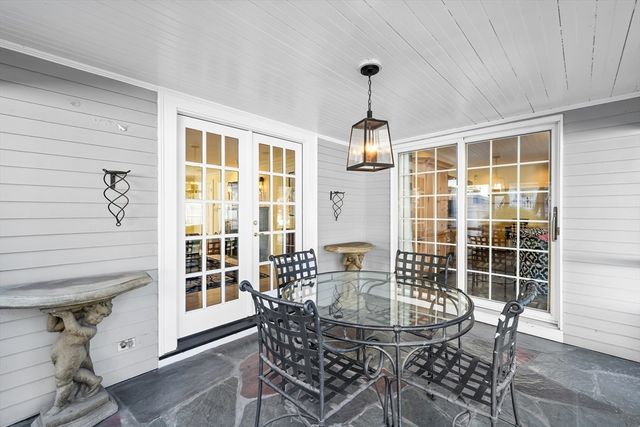 35 Glen Grn, Winchester, MA 01890