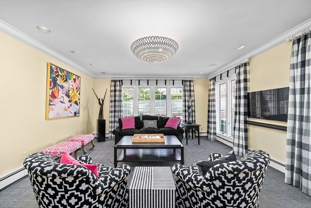 35 Glen Grn, Winchester, MA 01890