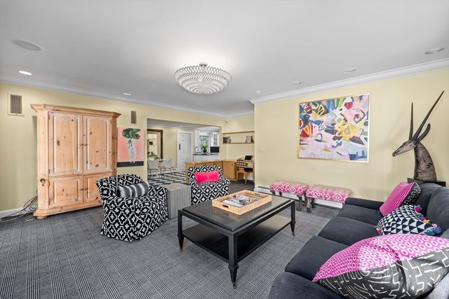 35 Glen Grn, Winchester, MA 01890