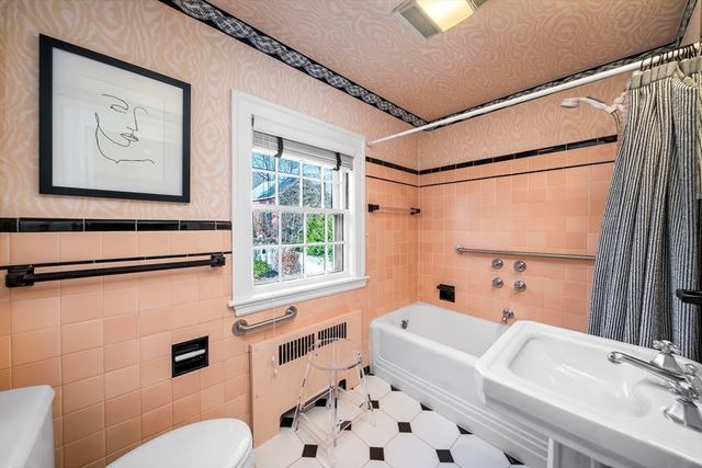 35 Glen Grn, Winchester, MA 01890