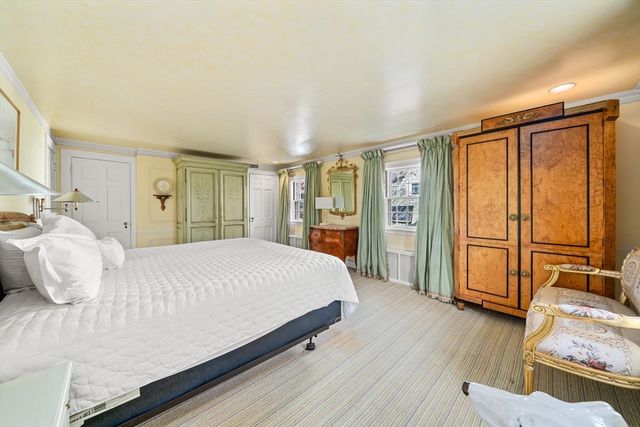 35 Glen Grn, Winchester, MA 01890