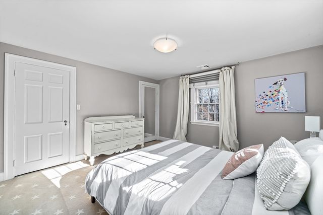 35 Glen Grn, Winchester, MA 01890