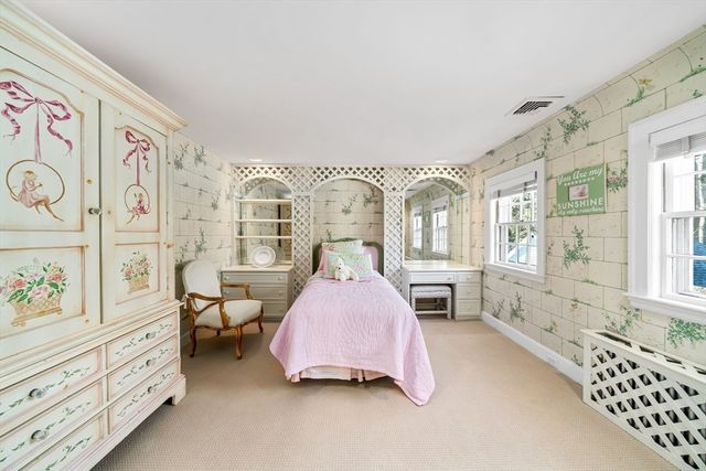 35 Glen Grn, Winchester, MA 01890