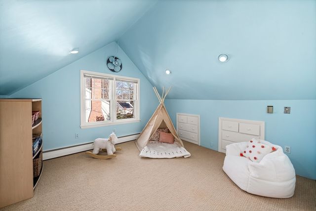 35 Glen Grn, Winchester, MA 01890