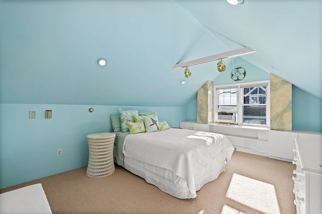 35 Glen Grn, Winchester, MA 01890