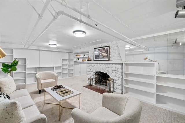 35 Glen Grn, Winchester, MA 01890