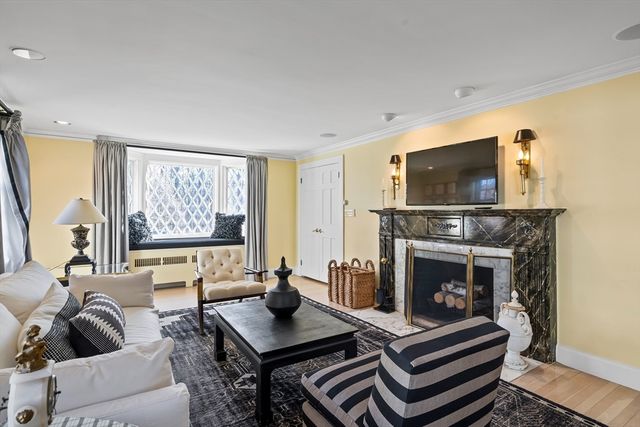 35 Glen Grn, Winchester, MA 01890