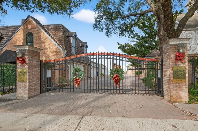 5338 Brownway Street B19, Houston, TX 77056