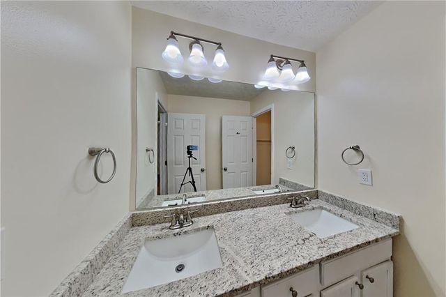 3271 Deer Valley Drive NW, Acworth, GA 30101