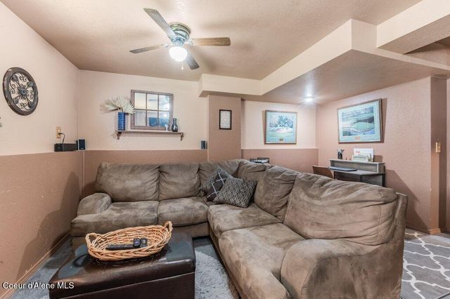 3800 N Trevino Dr, Coeur D'alene, ID 83815