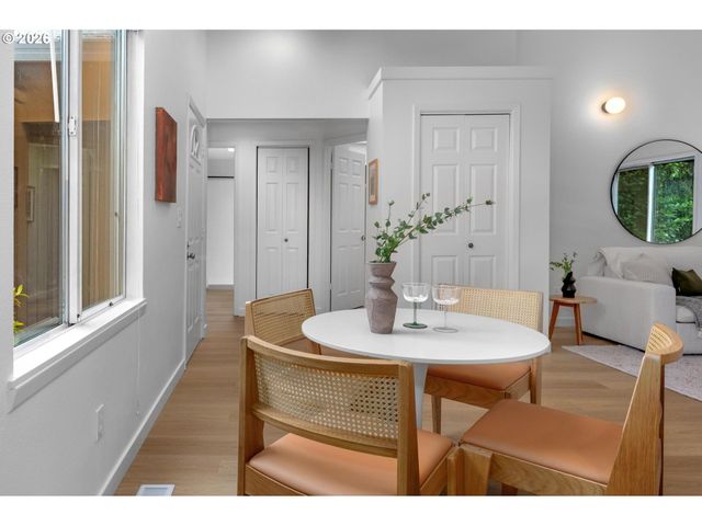 3306 Ne HOLMAN St, Portland, OR 97211