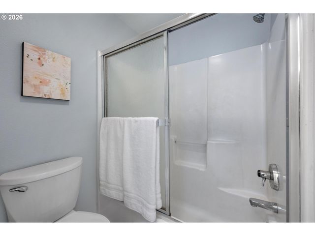 3306 Ne HOLMAN St, Portland, OR 97211