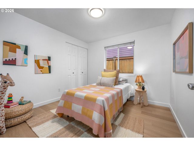 3306 Ne HOLMAN St, Portland, OR 97211