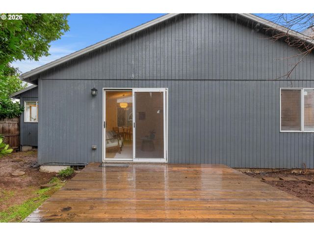 3306 Ne HOLMAN St, Portland, OR 97211