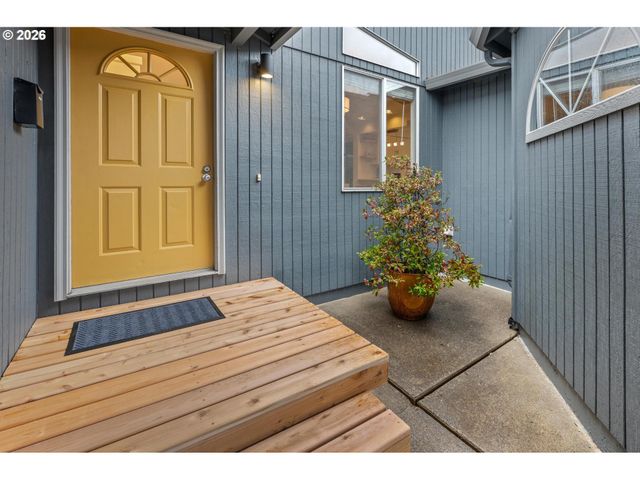 3306 Ne HOLMAN St, Portland, OR 97211