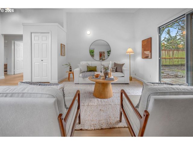 3306 Ne HOLMAN St, Portland, OR 97211