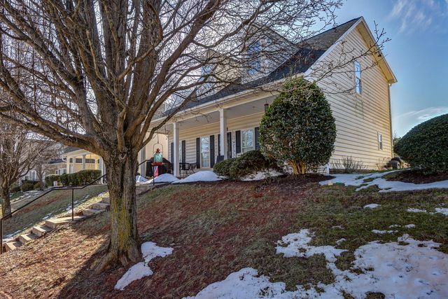 1040 Cranberry CT, Moneta, VA 24121