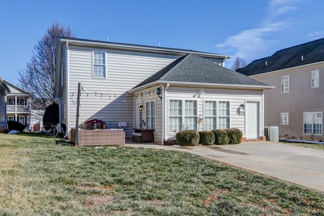 1040 Cranberry CT, Moneta, VA 24121