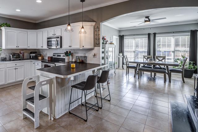 1040 Cranberry CT, Moneta, VA 24121