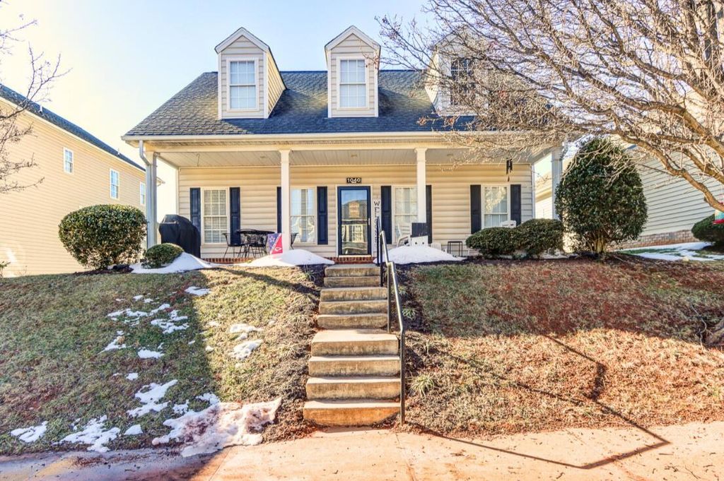 1040 Cranberry CT, Moneta, VA 24121