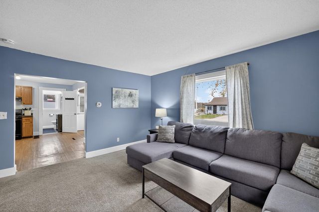 106 5th Street NE, Stewartville, MN 55976