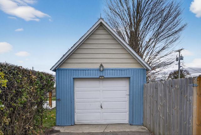 106 5th Street NE, Stewartville, MN 55976